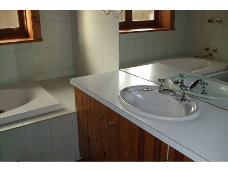 284 BEECHWORTH ROAD, Wodonga VIC 3690