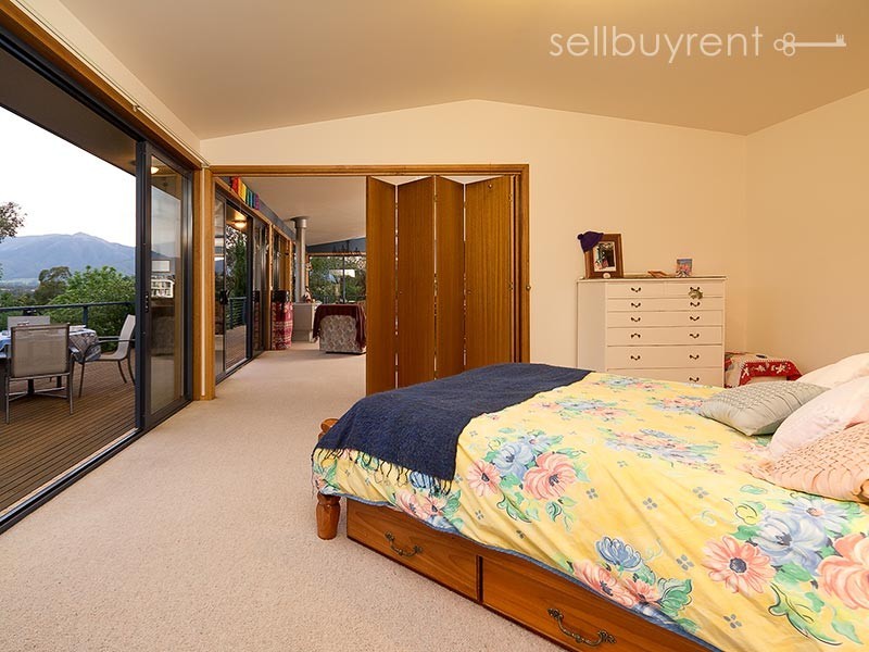 5 COOPER STREET, Mount Beauty VIC 3699