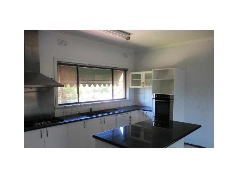 4 MIRABELLE COURT, Wodonga VIC 3690