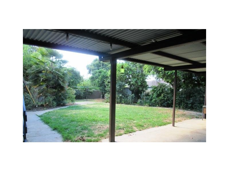 4 MIRABELLE COURT, Wodonga VIC 3690