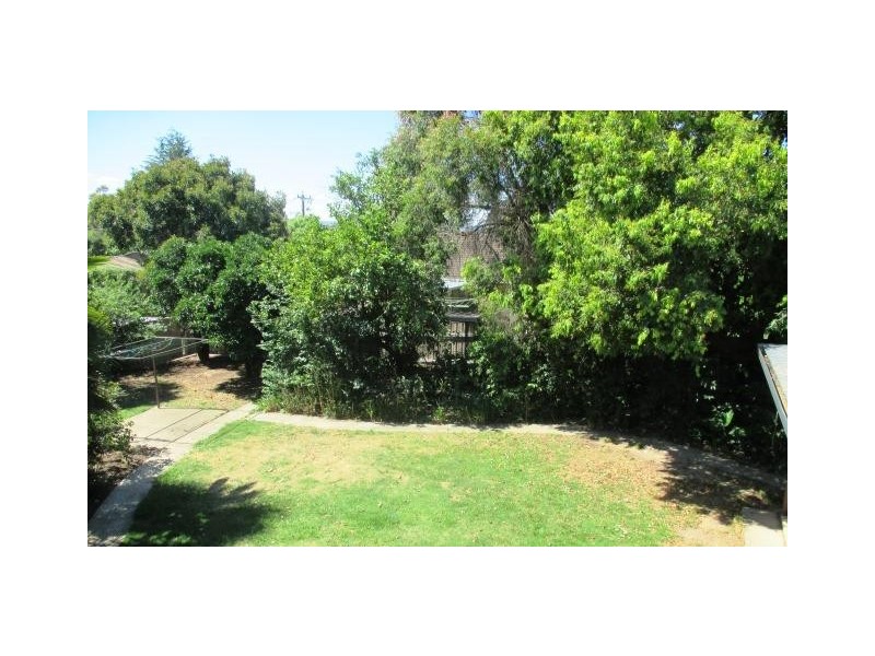 4 MIRABELLE COURT, Wodonga VIC 3690