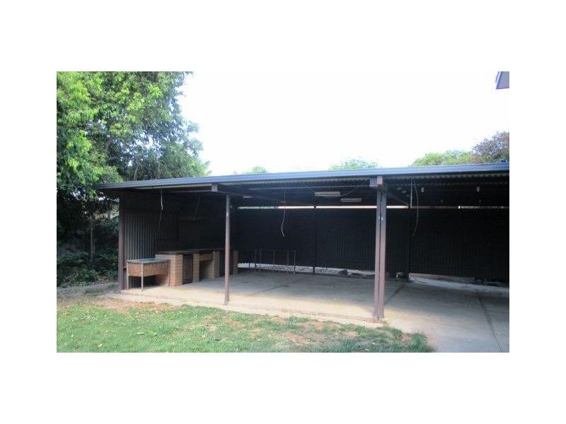 4 MIRABELLE COURT, Wodonga VIC 3690