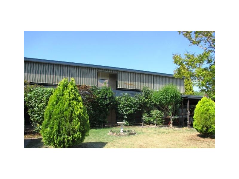 4 MIRABELLE COURT, Wodonga VIC 3690