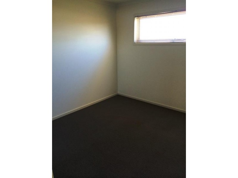8 MILEND STREET, Wodonga VIC 3690