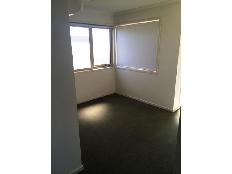 8 MILEND STREET, Wodonga VIC 3690