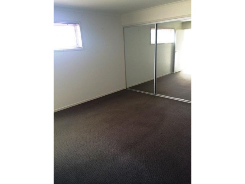 8 MILEND STREET, Wodonga VIC 3690