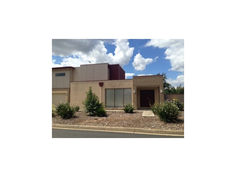 8 MILEND STREET, Wodonga VIC 3690