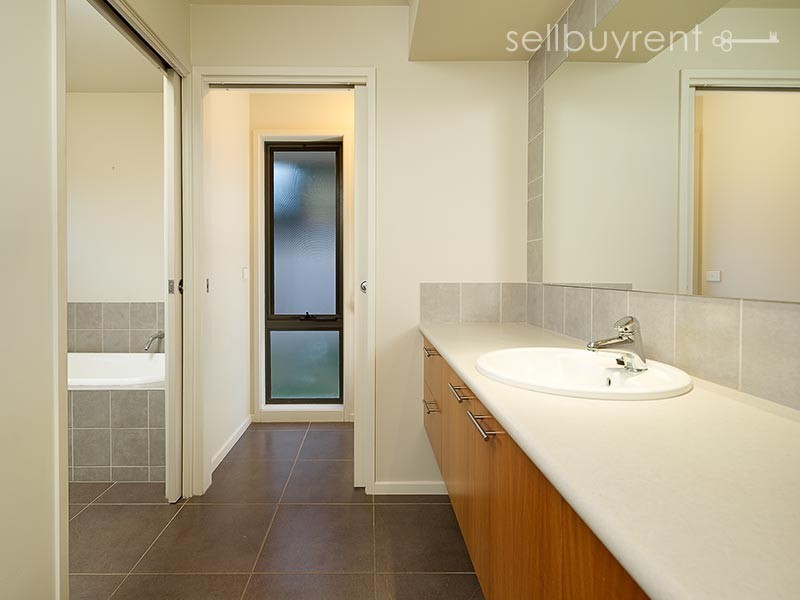 56 BALLARA DRIVE, Wodonga VIC 3690