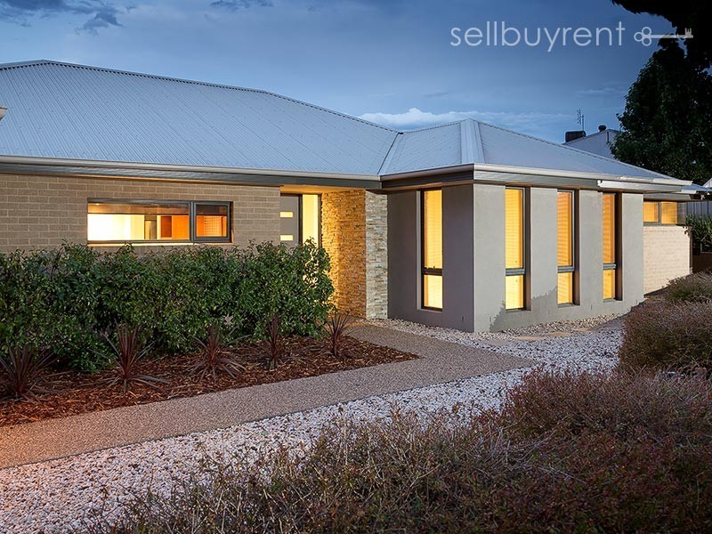 56 BALLARA DRIVE, Wodonga VIC 3690