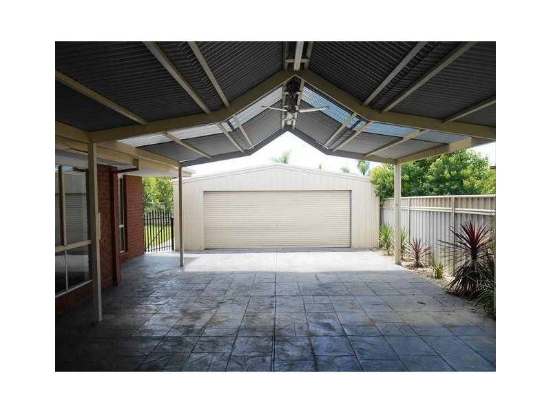 31 KOETONG CRESCENT, Wodonga VIC 3690