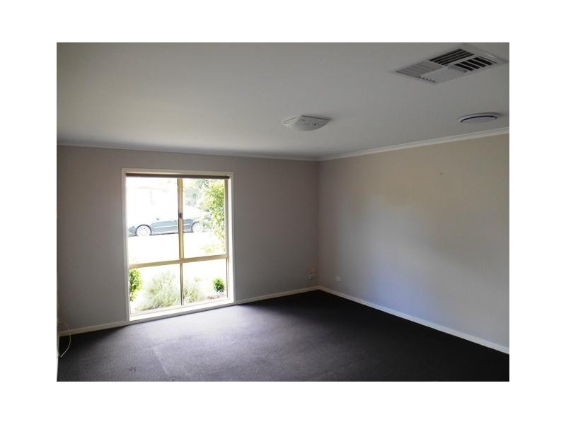 31 KOETONG CRESCENT, Wodonga VIC 3690