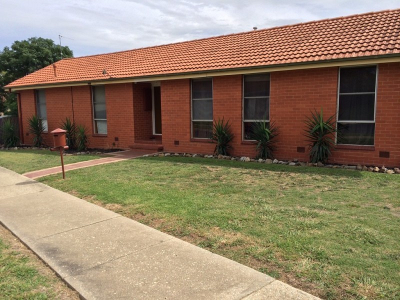 19 LONDON ROAD, Wodonga VIC 3690