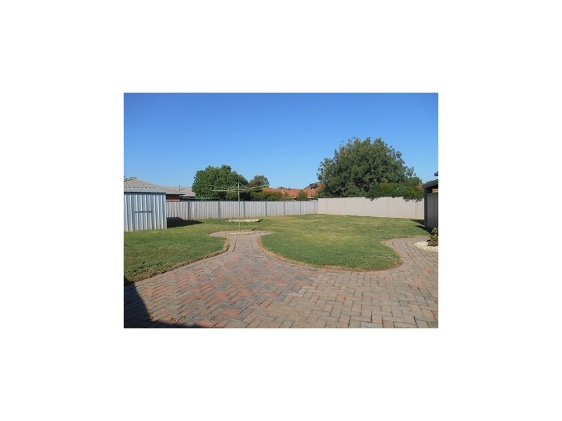 65 MAYFAIR DRIVE, Wodonga VIC 3690