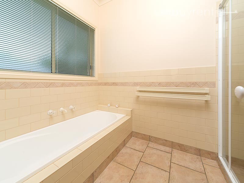 2 FENWICK COURT, Wodonga VIC 3690