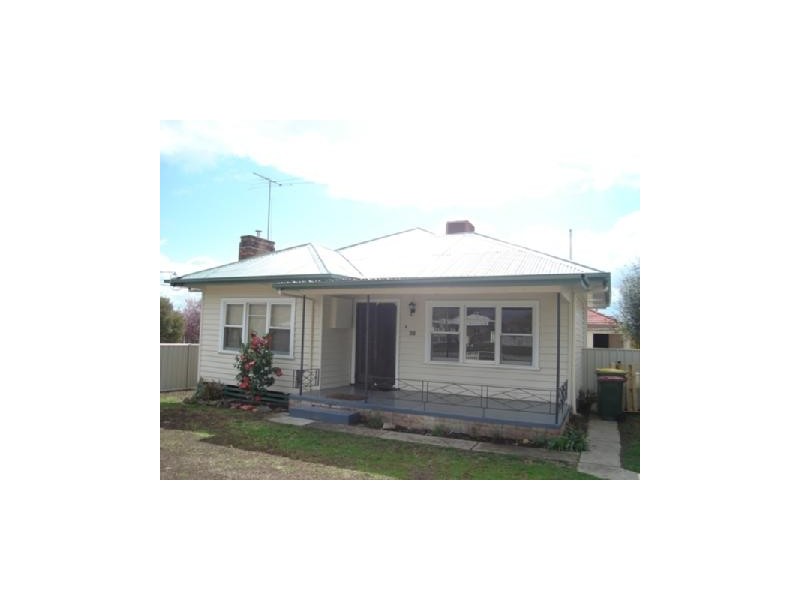 38 THOMAS MITCHELL DRIVE, Wodonga VIC 3690