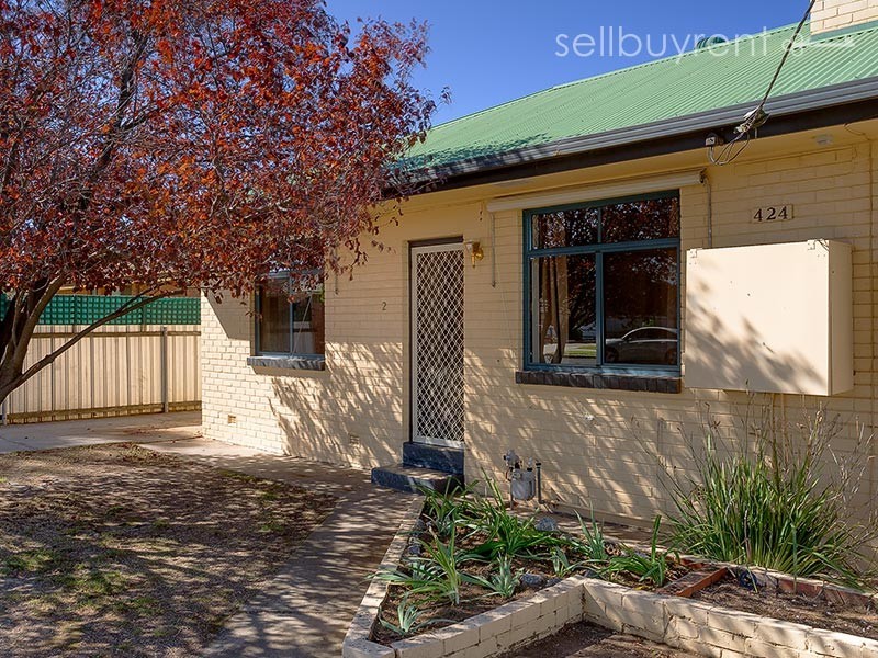 2/424 KOTTHOFF STREET, Lavington NSW 2641