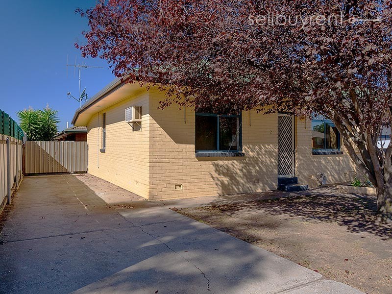 2/424 KOTTHOFF STREET, Lavington NSW 2641