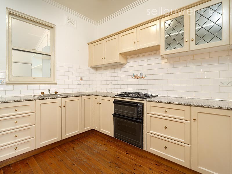 2/424 KOTTHOFF STREET, Lavington NSW 2641