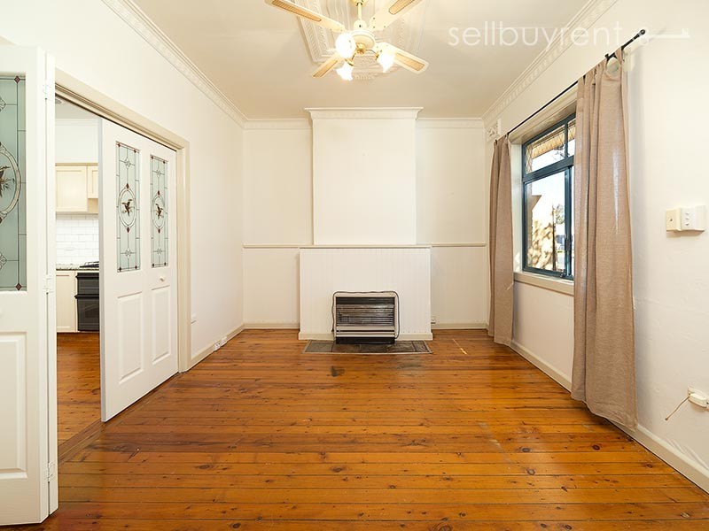 2/424 KOTTHOFF STREET, Lavington NSW 2641