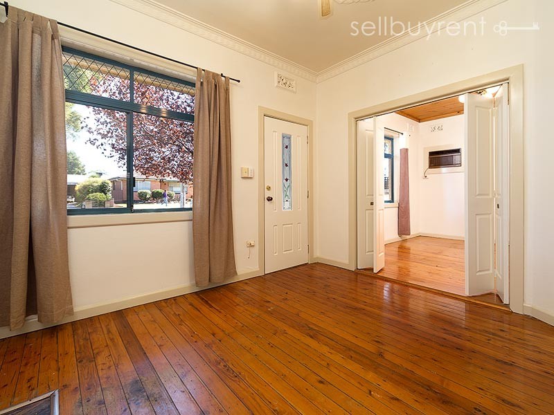 2/424 KOTTHOFF STREET, Lavington NSW 2641