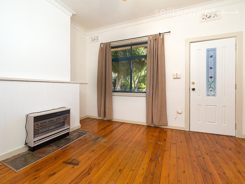 2/424 KOTTHOFF STREET, Lavington NSW 2641