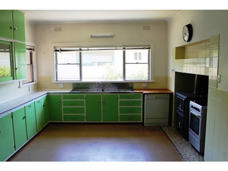 14 TOWER STREET, Wodonga VIC 3690