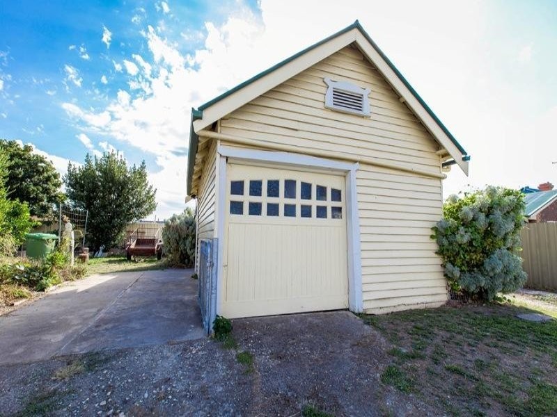 8 HAVELOCK STREET, Wodonga VIC 3690