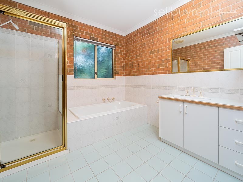 1 HELSINGOR AVENUE, Wodonga VIC 3690