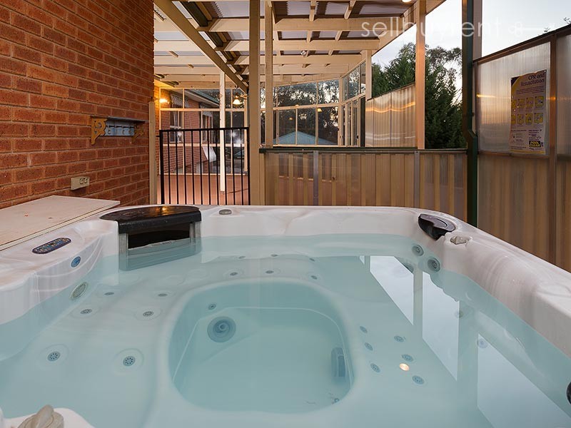 1 HELSINGOR AVENUE, Wodonga VIC 3690