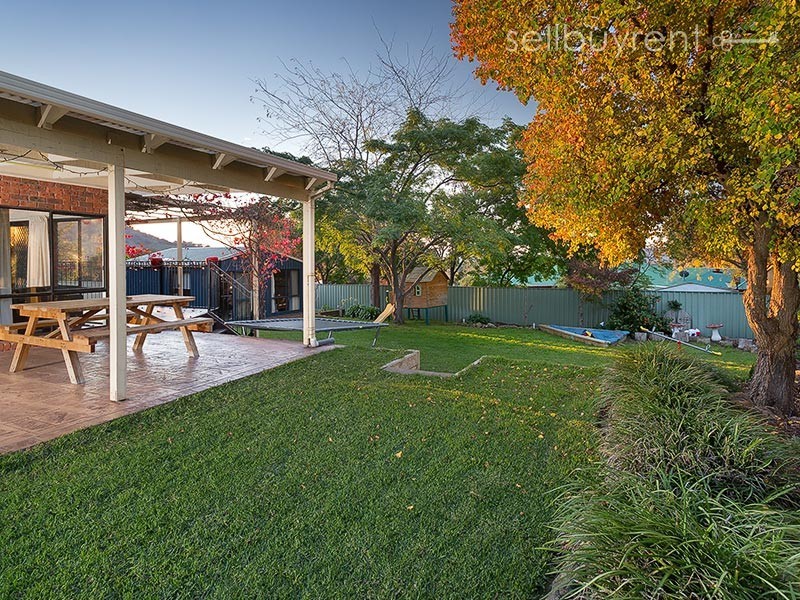 23 MCCULLOCH CRESCENT, Wodonga VIC 3690