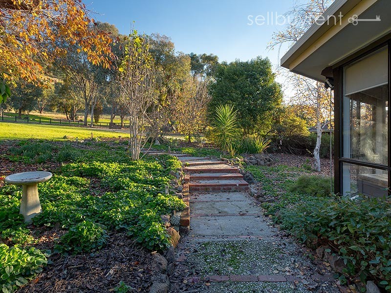 23 MCCULLOCH CRESCENT, Wodonga VIC 3690