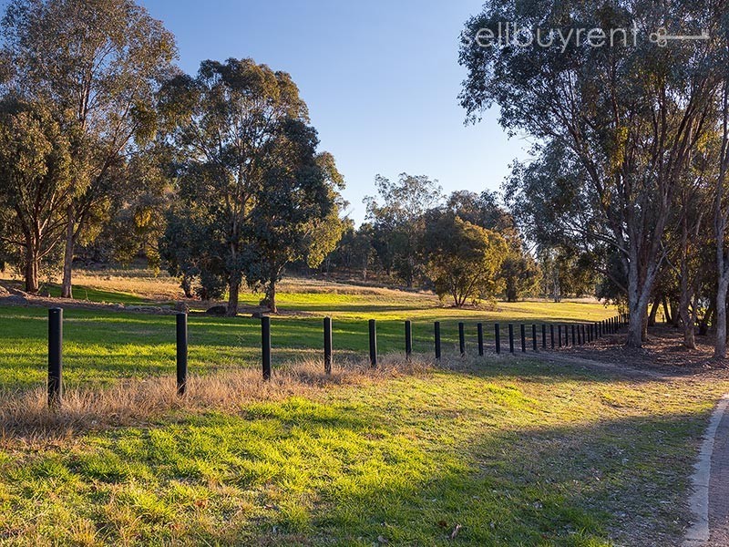 23 MCCULLOCH CRESCENT, Wodonga VIC 3690