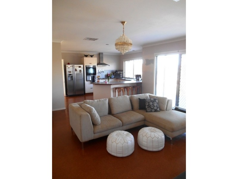 403 CARLMA CRESCENT, Lavington NSW 2641