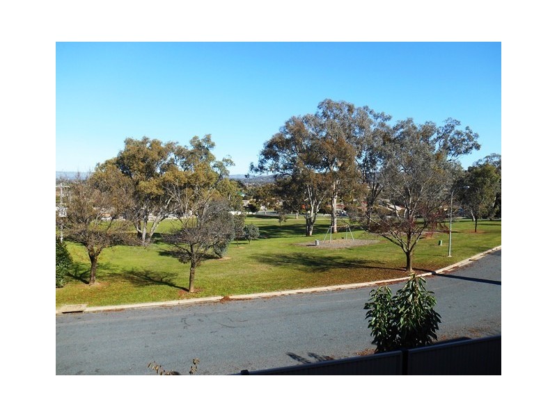 403 CARLMA CRESCENT, Lavington NSW 2641