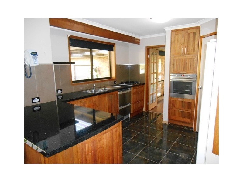 14 BURONGA DRIVE, Lavington NSW 2641