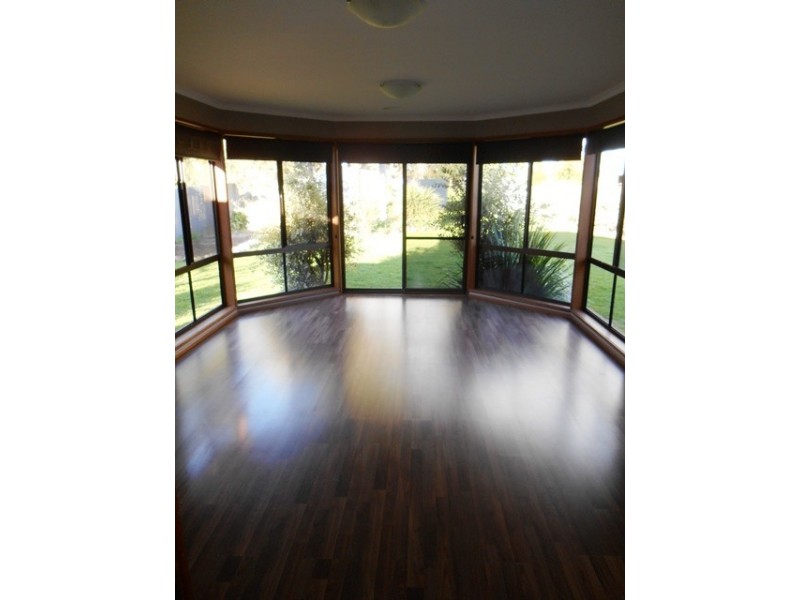 14 BURONGA DRIVE, Lavington NSW 2641