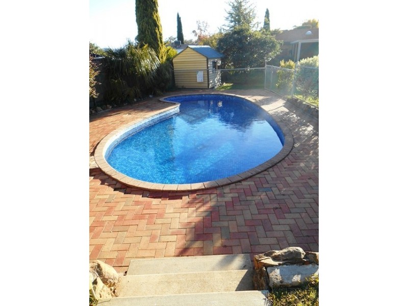 14 BURONGA DRIVE, Lavington NSW 2641