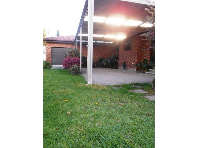 14 BURONGA DRIVE, Lavington NSW 2641