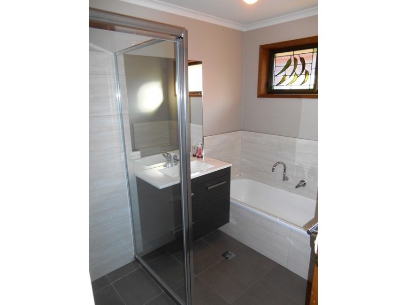 14 BURONGA DRIVE, Lavington NSW 2641