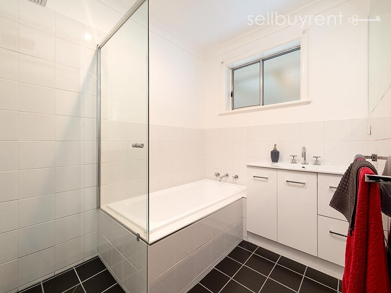 3 LOWANNA, Wodonga VIC 3690