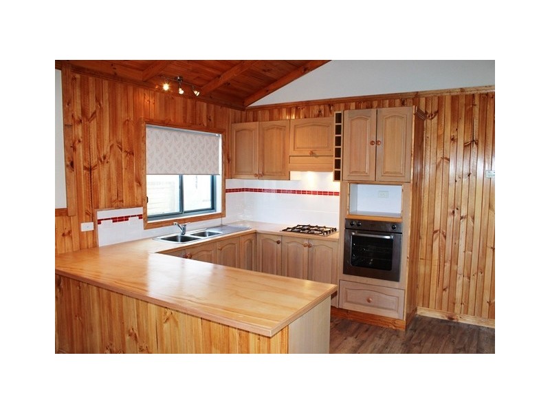 10B CONNESS STREET, Chiltern VIC 3683