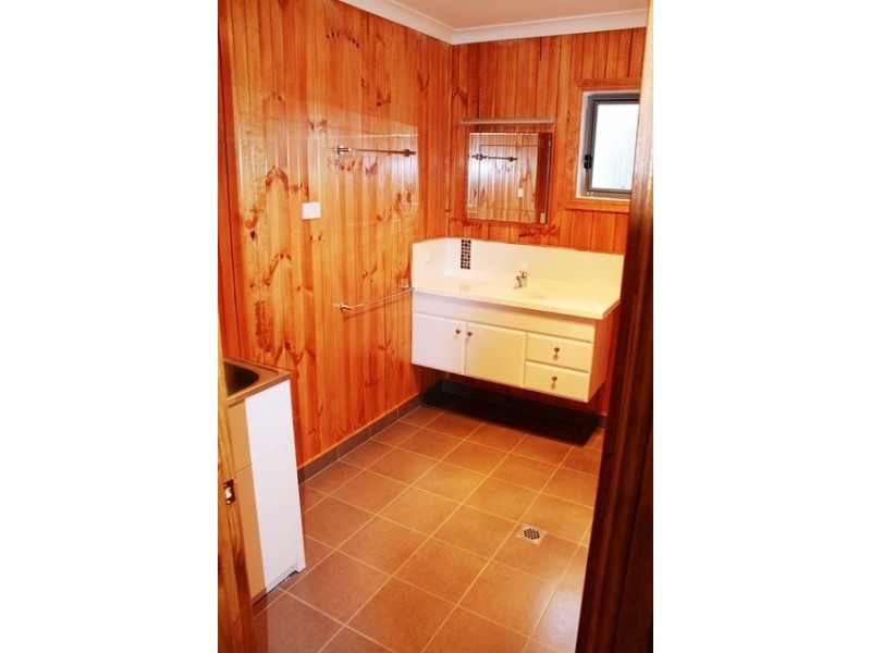 10B CONNESS STREET, Chiltern VIC 3683