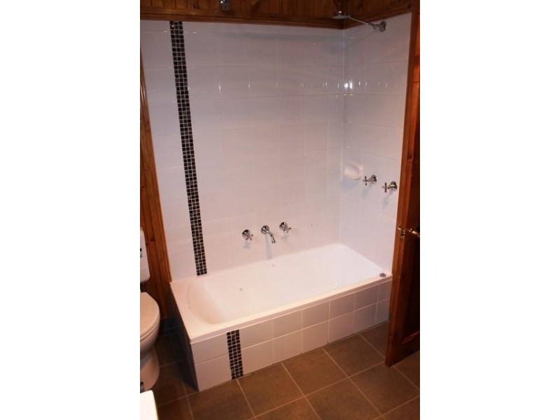 10B CONNESS STREET, Chiltern VIC 3683