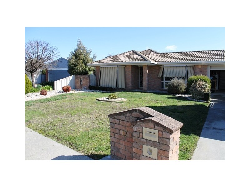 13 COVENTRY COURT, West Wodonga VIC 3690