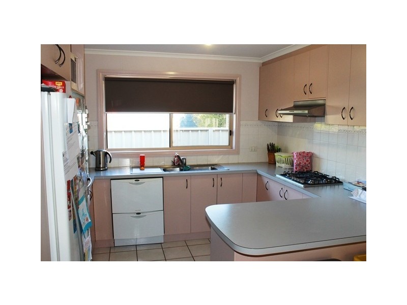 13 COVENTRY COURT, West Wodonga VIC 3690