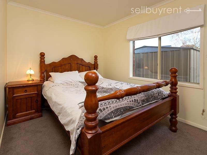 4 BISQUE COURT, Wodonga VIC 3690