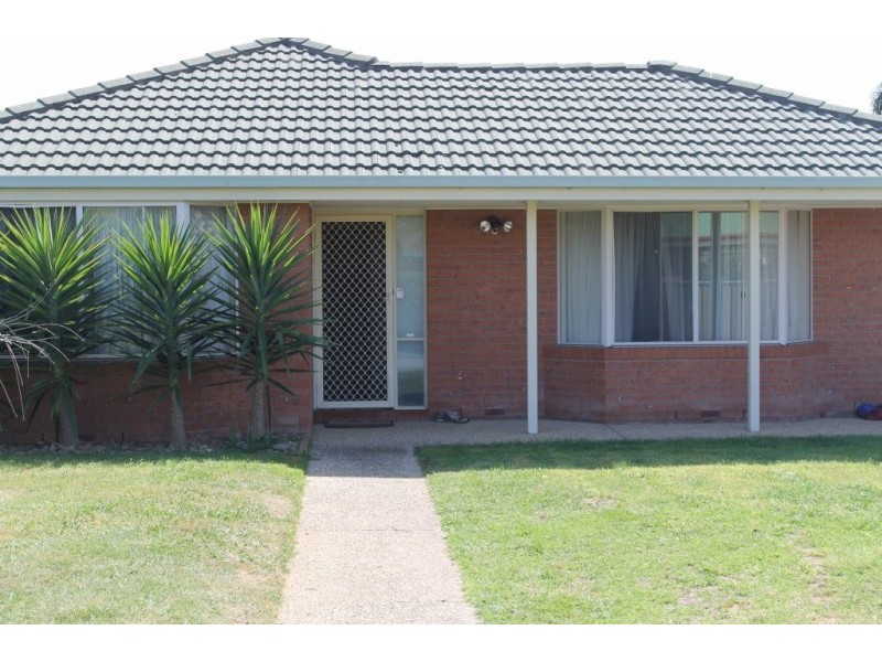 8 Ty Court, West Wodonga VIC 3690