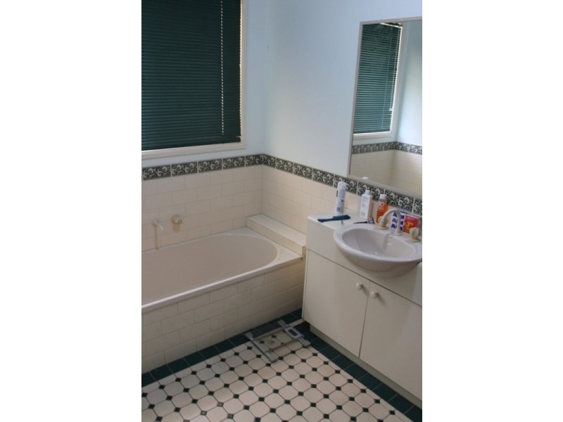 8 Ty Court, West Wodonga VIC 3690