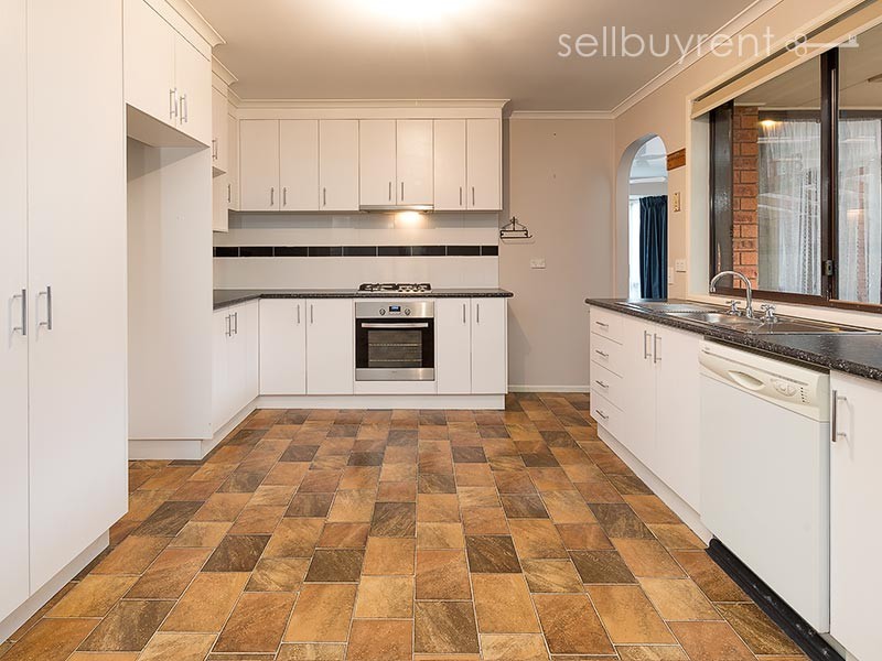 24 CAMPBELL AVENUE, Wodonga VIC 3690