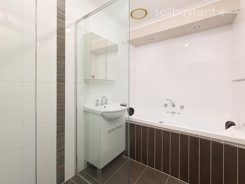 24 CAMPBELL AVENUE, Wodonga VIC 3690